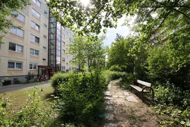 Wohnung zur Miete 313 € 2 Zimmer 56,9 m² 3. Geschoss frei ab 01.04.2025 Lärchenstraße 7 Lusan Gera 07549