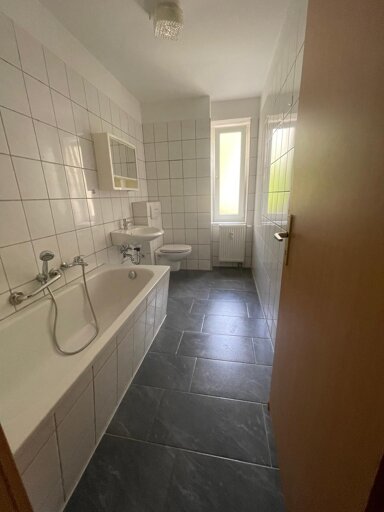 Wohnung zur Miete 390 € 3 Zimmer 65 m² 2. Geschoss Geußnitzer Str. 9 Zeitz Zeitz 06712