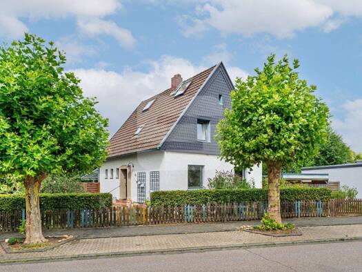 Einfamilienhaus zum Kauf 249.000 € 5 Zimmer 115,3 m² 674 m² Grundstück Broich Bedburg / Broich 50181