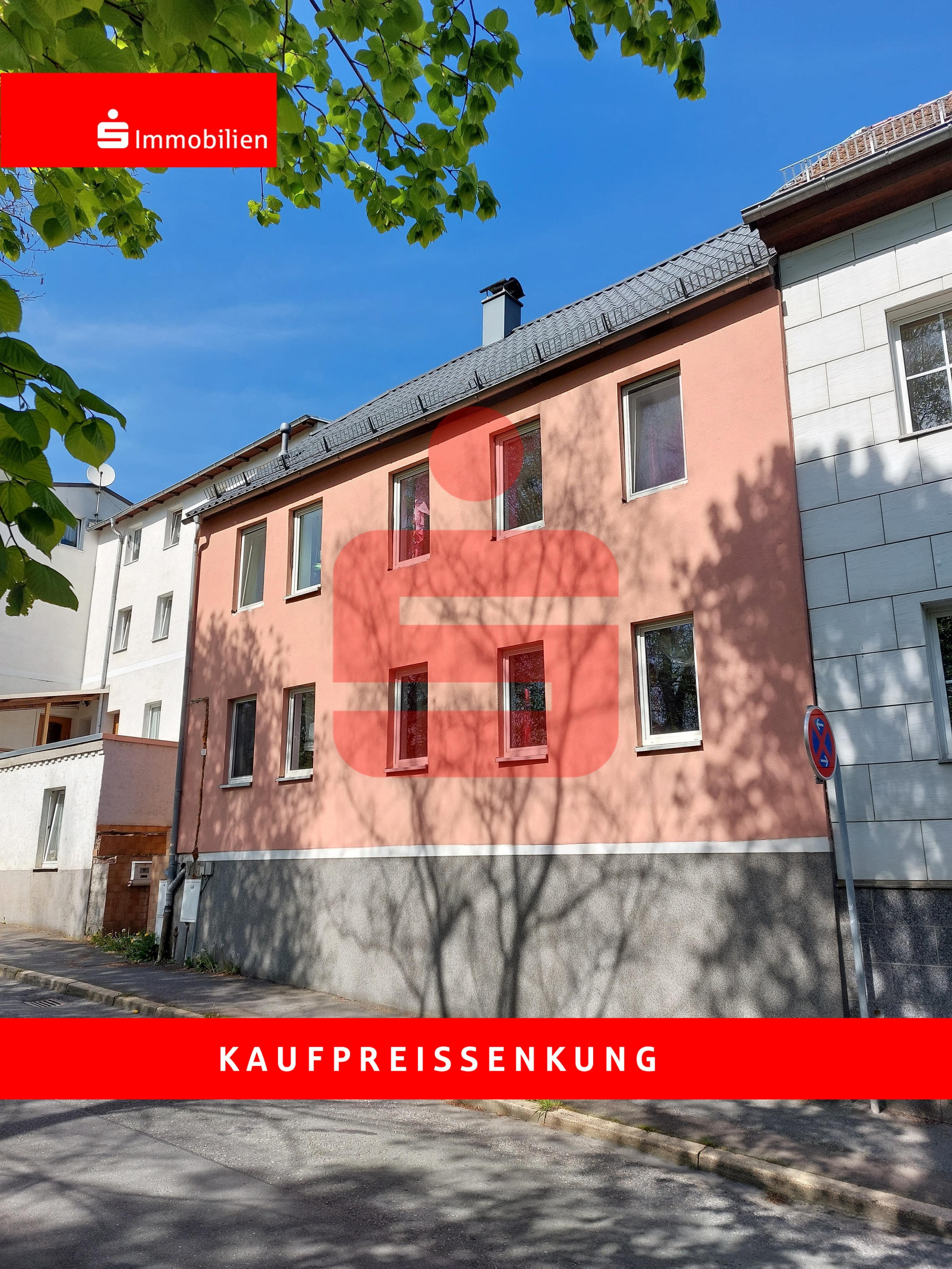 Reihenmittelhaus zum Kauf 130.000 € 5 Zimmer 140 m²<br/>Wohnfläche 318 m²<br/>Grundstück Greiz Greiz 07973