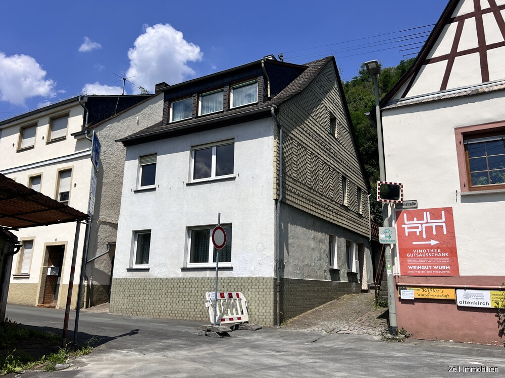 Einfamilienhaus zum Kauf 110.000 € 6 Zimmer 126,6 m²<br/>Wohnfläche 109 m²<br/>Grundstück Lorch Lorch 65391