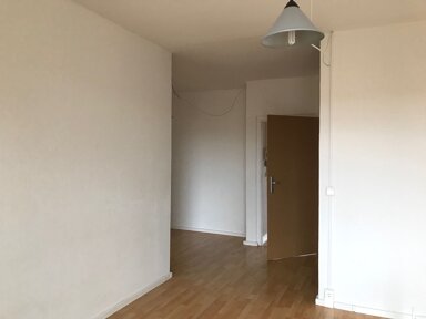 Wohnung zur Miete 280 € 3 Zimmer 56,1 m² 3. Geschoss frei ab sofort Schulstr. 10 Thurm Mülsen 08132