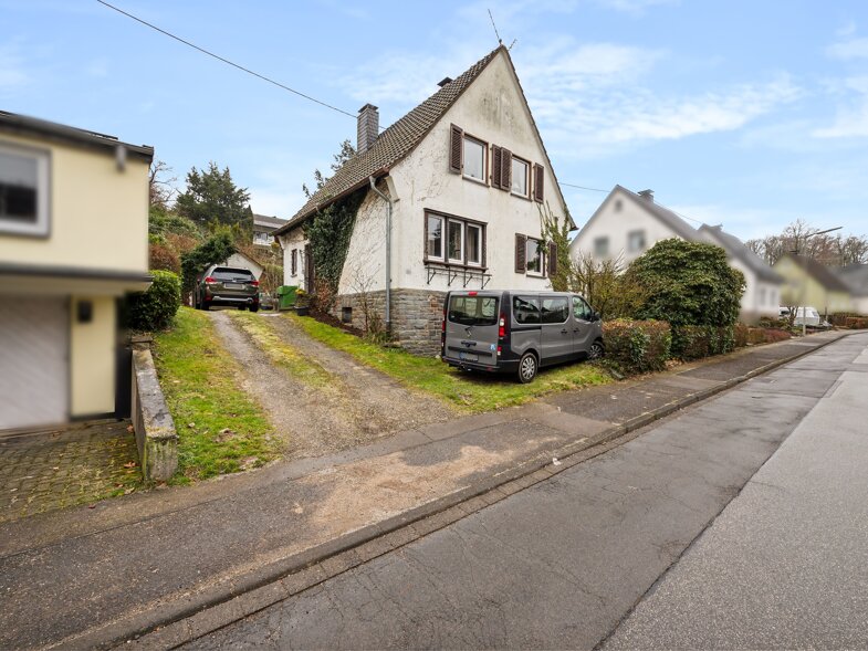 Einfamilienhaus zum Kauf 299.000 € 5 Zimmer 105 m² 842 m² Grundstück Gummersbach Gummersbach 51643