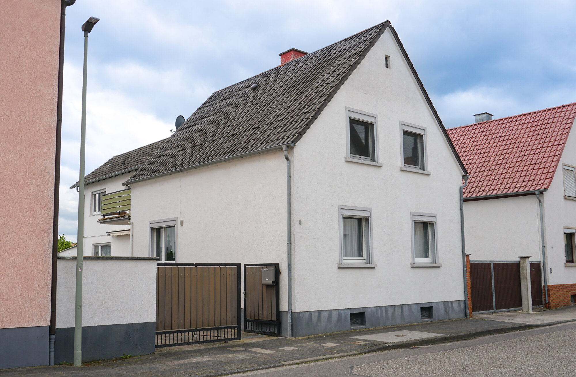 Einfamilienhaus zum Kauf 384.000 € 7 Zimmer 173 m²<br/>Wohnfläche 825 m²<br/>Grundstück Bellheim Bellheim 76756
