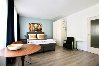 Wohnung zur Miete Wohnen auf Zeit 2.086 € 1 Zimmer 28 m² frei ab 03.12.2024 Pantaleonswall Altstadt - Süd Köln 50676