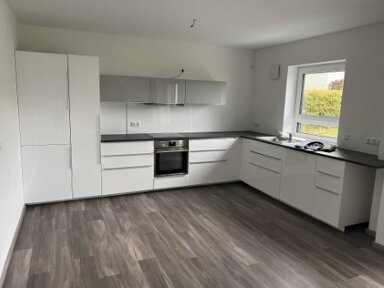 Wohnung zur Miete 700 € 3 Zimmer 87 m² frei ab sofort Blumenstrasse Burgbernheim Burgbernheim 91593