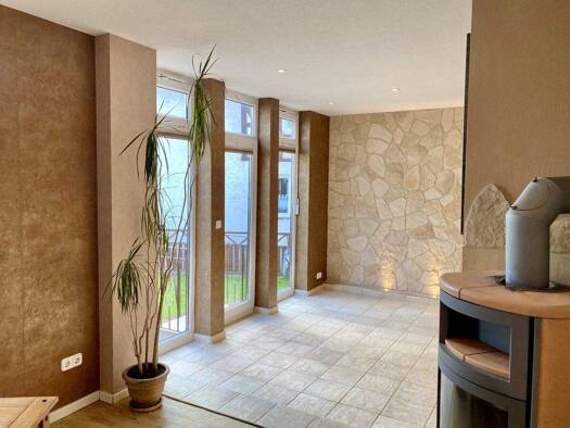 Einfamilienhaus zum Kauf 209.000 € 8 Zimmer 200 m² 277 m² Grundstück Nienhagen Staufenberg 34355