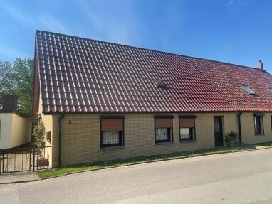 Doppelhaushälfte zum Kauf Provisionsfrei 95.000 € 5 Zimmer 108,4 m² 957 m² Grundstück Lange Straße 6 Weltzin Burow 17089
