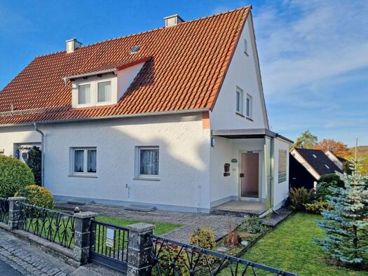 Doppelhaushälfte zum Kauf 137.000 € 4 Zimmer 83 m² 432 m² Grundstück Grub Grub a.Forst 96271