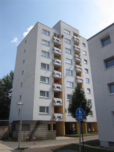 Wohnung zur Miete 568 € 2 Zimmer 62,7 m² 6. Geschoss frei ab 01.03.2025 Luxemburger Straße 19 Heuchelhof Würzburg 97084