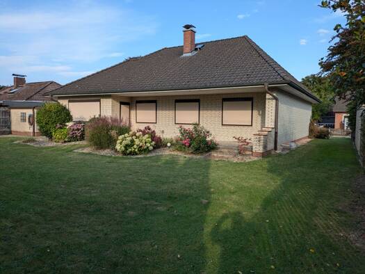 Bungalow zur Miete 1.350 € 4 Zimmer 140 m² 600 m² Grundstück frei ab sofort Rosenweg 23 Beckdorf 21643