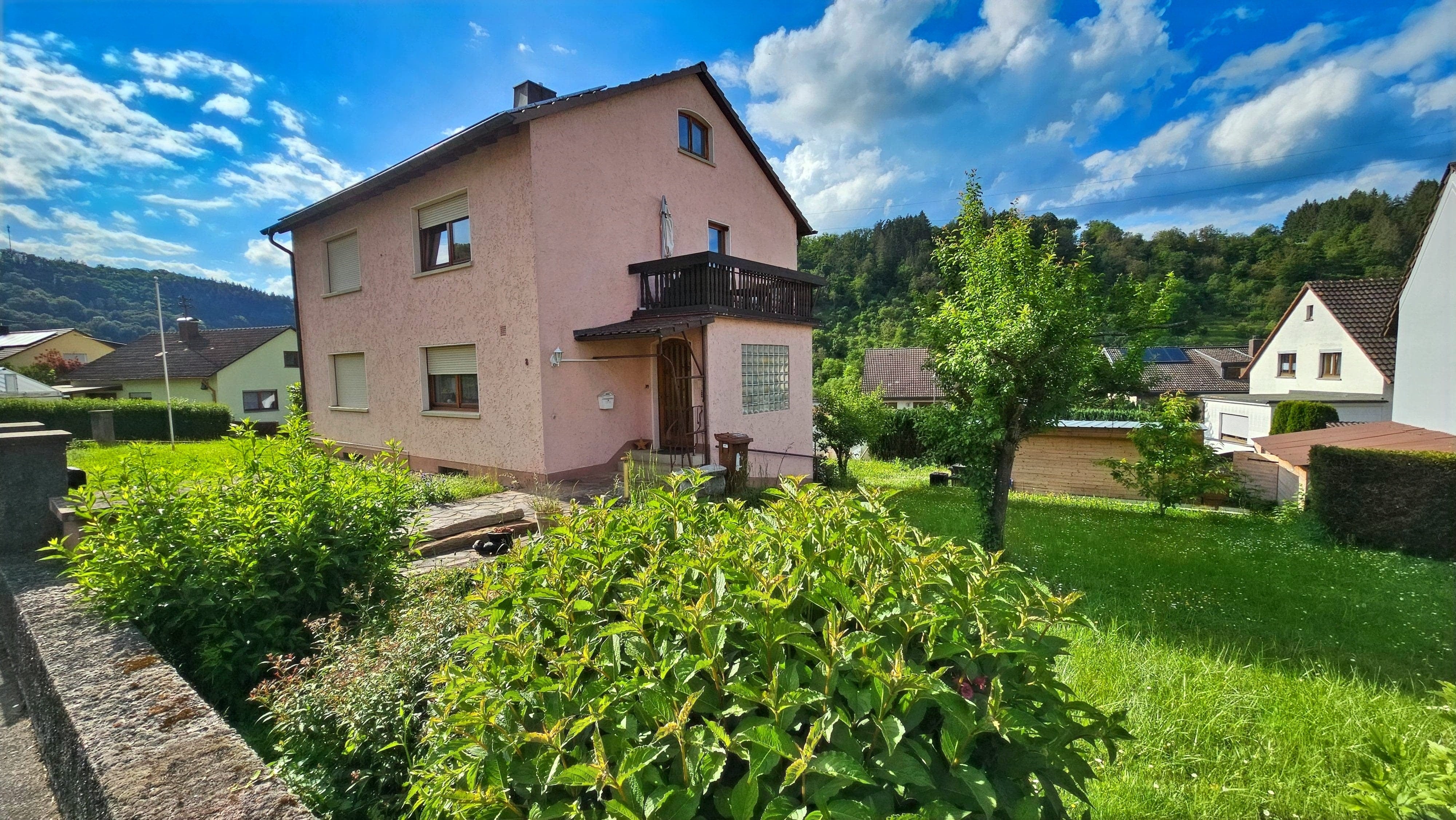 Einfamilienhaus zum Kauf 289.000 € 6 Zimmer 130 m²<br/>Wohnfläche 657 m²<br/>Grundstück Waldenhausen Wertheim 97877