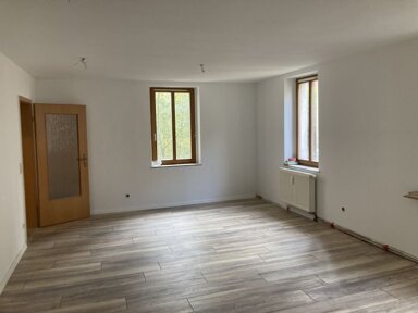 Wohnung zur Miete 300 € 2 Zimmer 52,4 m² 2. Geschoss frei ab sofort Oberwerder 3 Döbeln Döbeln 04720