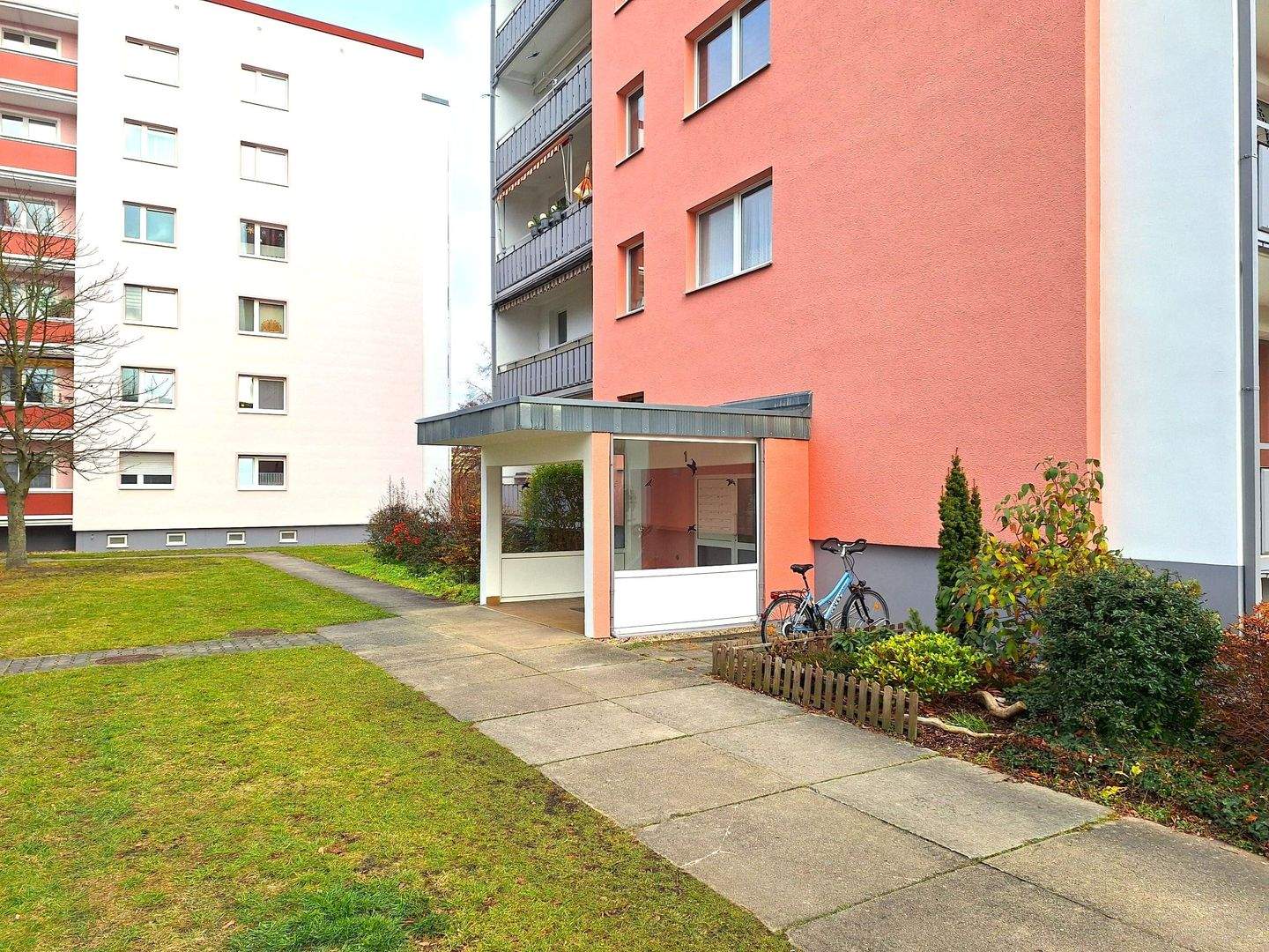 Immobilie in Cottbus - Chóśebuz - Kleine, freundliche Eigentumswohnung, gemütlich und sehr gepflegt - Bild 3