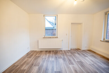 Wohnung zur Miete 325 € 1 Zimmer 33 m² EG Warstade Hemmoor 21745