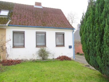 Haus zum Kauf 175.000 € 3 Zimmer 67 m² 632 m² Grundstück Gaarden - Süd / Kronsburg Bezirk 3 Kiel 24145