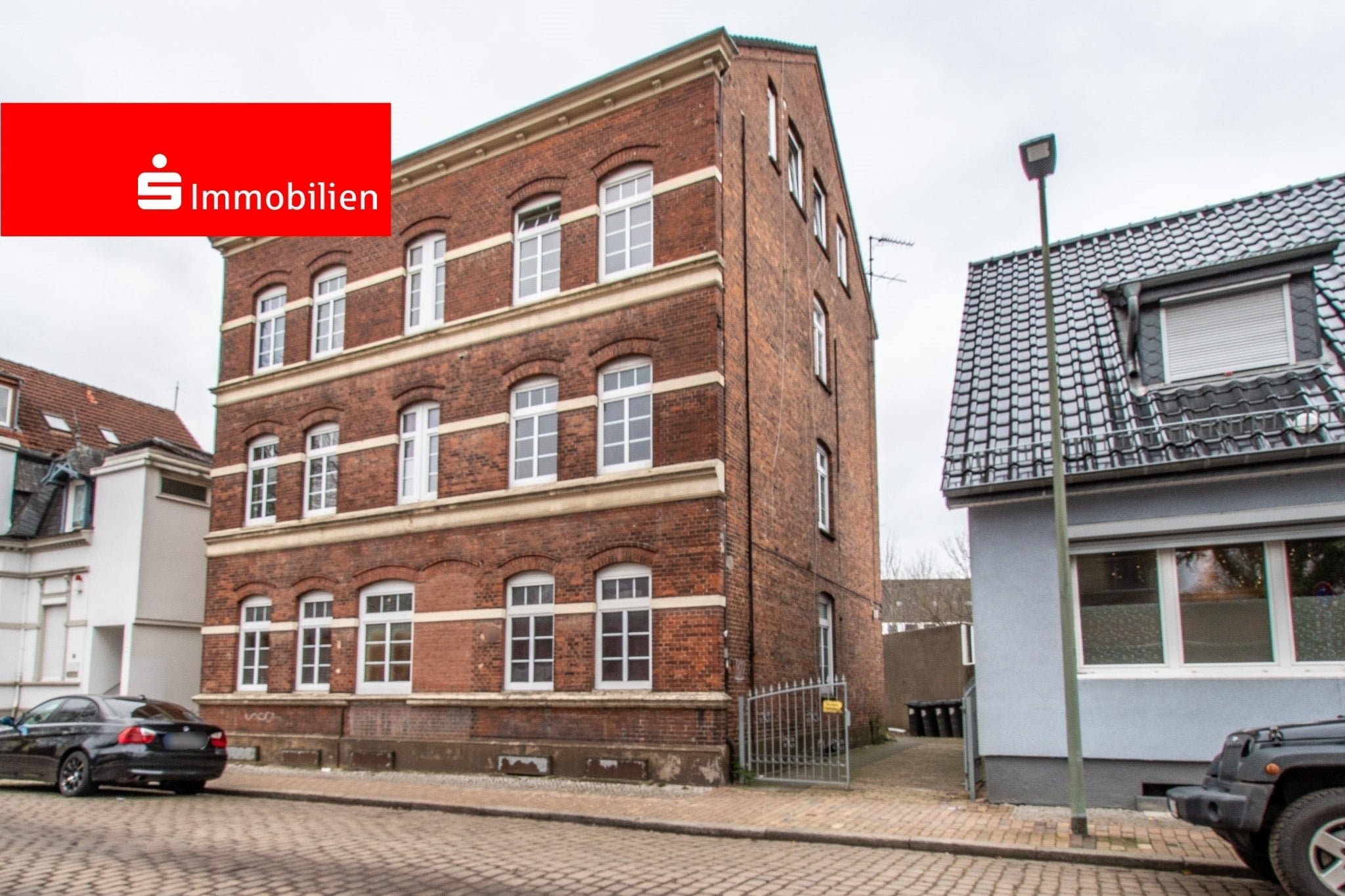 Mehrfamilienhaus zum Kauf 450.000 € 16 Zimmer 351,1 m²<br/>Wohnfläche 698 m²<br/>Grundstück Ost Neumünster 24534