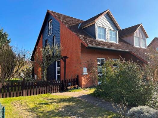 Doppelhaushälfte zum Kauf 329.000 € 4 Zimmer 100 m² 383 m² Grundstück Friedrichsthal Schwerin 19057