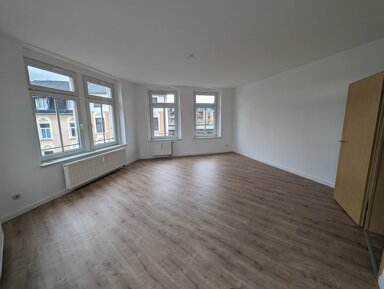 Wohnung zur Miete 325 € 2,5 Zimmer 72 m² 3. Geschoss frei ab sofort Pestalozzistr. 40 Neundorfer Vorstadt Plauen 08523