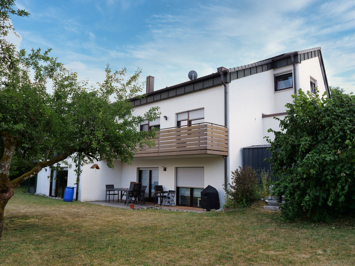 Mehrfamilienhaus zum Kauf 9 Zimmer 270 m²<br/>Wohnfläche 724 m²<br/>Grundstück Maria-Montessori-Str. 18 Altenmünster - westlich Crailsheim 74564