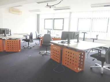 Bürofläche zur Miete 9.280 € 18 Zimmer 807 m² Bürofläche teilbar ab 448 m² Mittlerer Westen Regensburg 93049