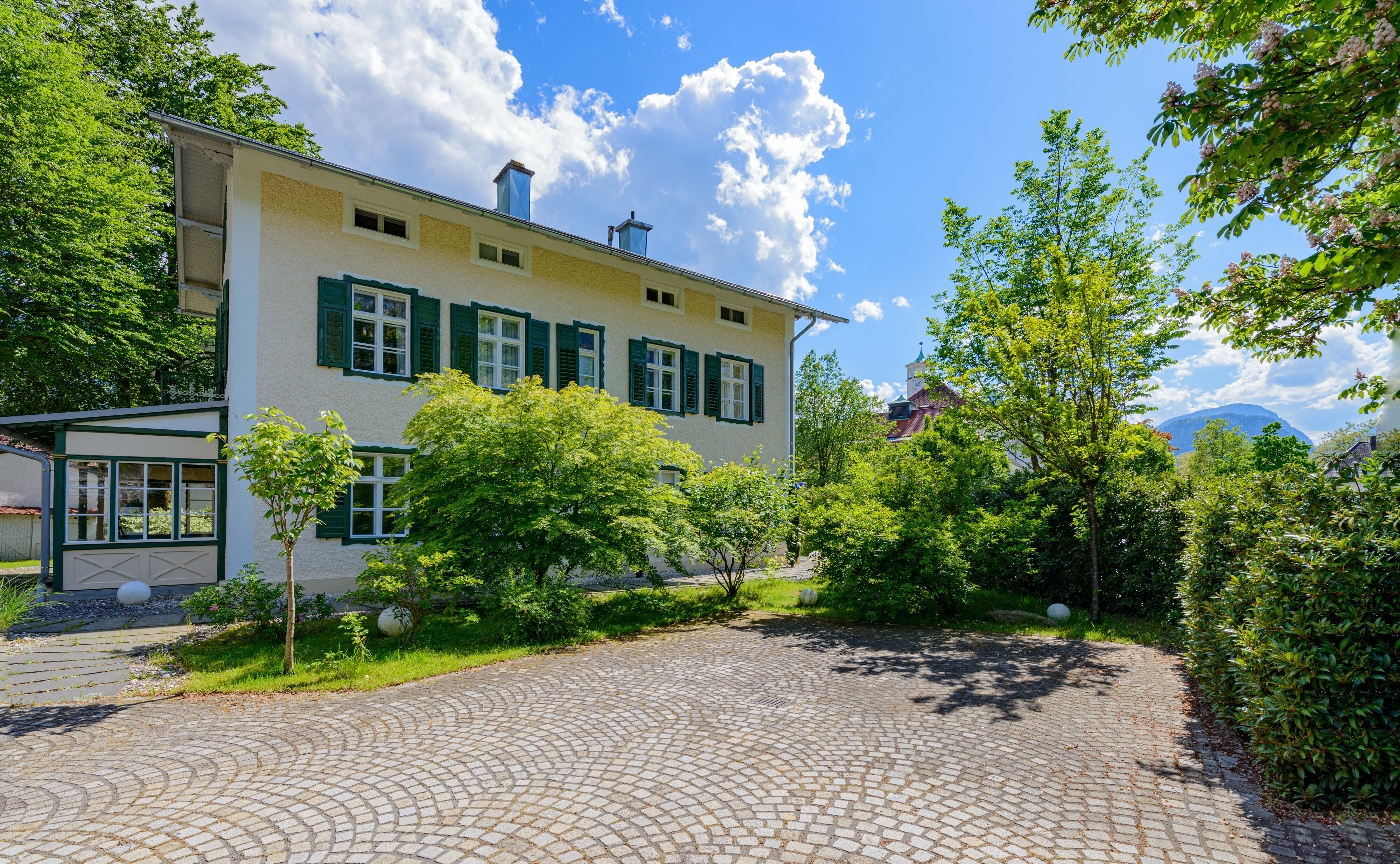 Villa zum Kauf 2.370.000 € 10 Zimmer 284 m²<br/>Wohnfläche 1.038 m²<br/>Grundstück Bad Reichenhall Bad Reichenhall 83435