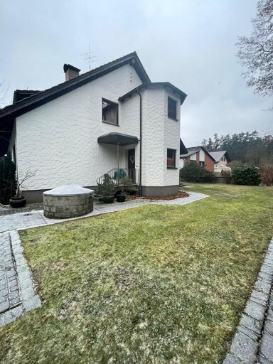 Wohn- und Geschäftshaus zum Kauf als Kapitalanlage geeignet 765.000 € 7 Zimmer 235,7 m² 1.154 m² Grundstück Sperberslohe Wendelstein 90530