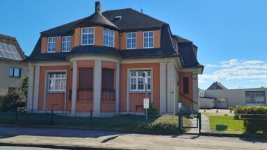 Villa zum Kauf 205.000 € 10 Zimmer 250,5 m² 911 m² Grundstück frei ab sofort Lindenstraße 3 Seehausen Seehausen 39615