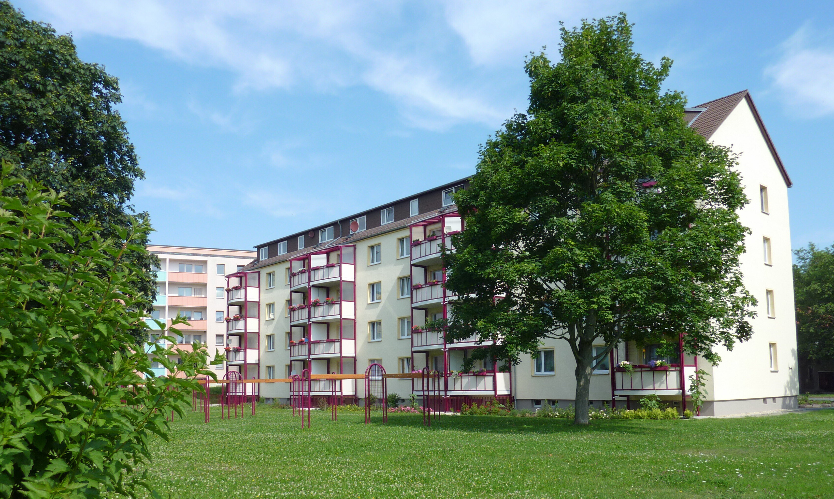 Wohnung zur Miete 285 € 2 Zimmer 47,5 m²<br/>Wohnfläche 5.<br/>Geschoss ab sofort<br/>Verfügbarkeit Adolf-Damaschke-Str. 53a Oelsnitz Oelsnitz 08606