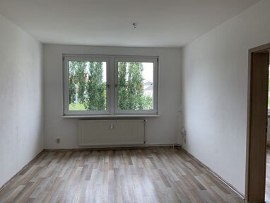 Wohnung zur Miete 360 € 2 Zimmer 48 m² 4. Geschoss Olvenstedter Str. 55 Olvenstedter Platz Magdeburg 39108