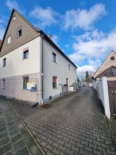 Mehrfamilienhaus zum Kauf 649.000 € 6 Zimmer 1.558 m²<br/>Grundstück Oberer Markt 15 Heroldsberg Heroldsberg 90562