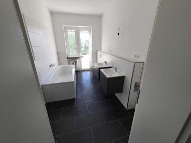 Wohnung zur Miete 700 € 3 Zimmer 98 m² Uerdinger Straße Golzheim Düsseldorf 40474