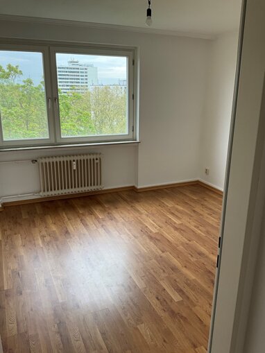 Wohnung zur Miete 605 € 2 Zimmer 56 m² 7. Geschoss Zeppelinstraße 1 Eschborn Eschborn 65760