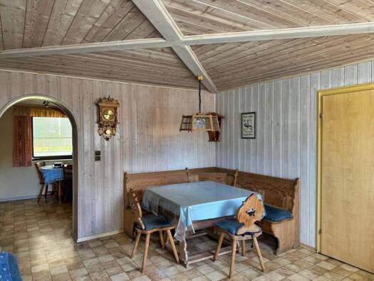 Einfamilienhaus zum Kauf 215.000 € 7 Zimmer 135 m² 525 m² Grundstück frei ab sofort Pilsting 94431