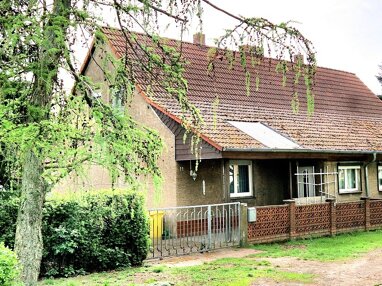 Doppelhaushälfte zum Kauf 80.000 € 4 Zimmer 85 m² 850 m² Grundstück Fienstedt Salzatal 06198