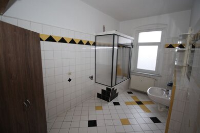 Wohnung zur Miete 467 € 4 Zimmer 90,6 m² 3. Geschoss Chamissostraße 31 Reißiger Vorstadt Plauen 08523