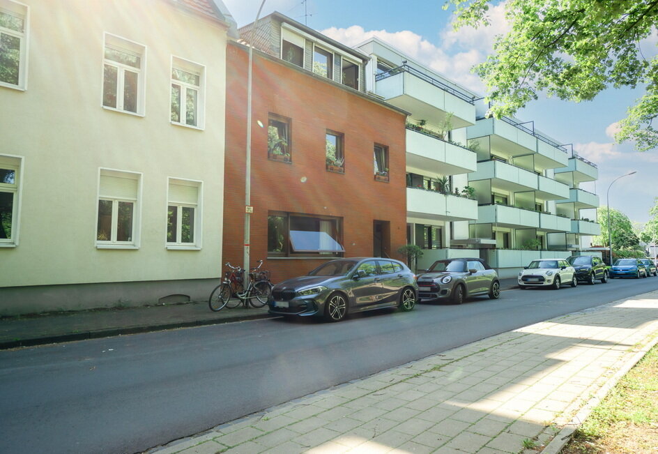 Mehrfamilienhaus zum Kauf Provisionsfrei 665.000 € 8 Zimmer 1.352 m²<br/>Grundstück Moers - Mitte Moers 47441