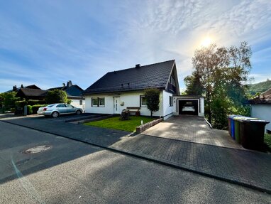 Einfamilienhaus zum Kauf 340.000 € 11 Zimmer 221 m² 748 m² Grundstück Burbach Burbach 57299