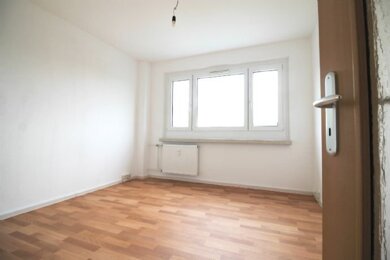 Wohnung zur Miete 212 € 2 Zimmer 38 m² 5. Geschoss frei ab sofort Ernst-Schneller-Straße 9 Flöha Flöha 09557