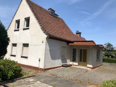 Einfamilienhaus zum Kauf 98.000 € 4 Zimmer 87 m² 1.020 m² Grundstück frei ab sofort Westfalenstraße 38 Lauta Lauta 02991