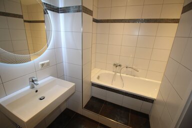 Wohnung zur Miete 440 € 3 Zimmer 66 m² 4. Geschoss frei ab 01.12.2024 Lutherplatz 11 Innenstadt Görlitz 02826