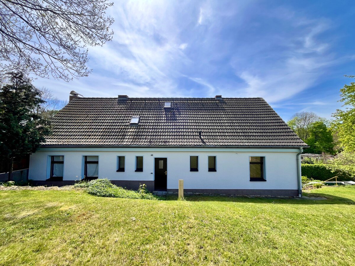 Einfamilienhaus zum Kauf 169.000 € 4 Zimmer 130 m² 1.163 m² Grundstück Glauchau Glauchau 08371