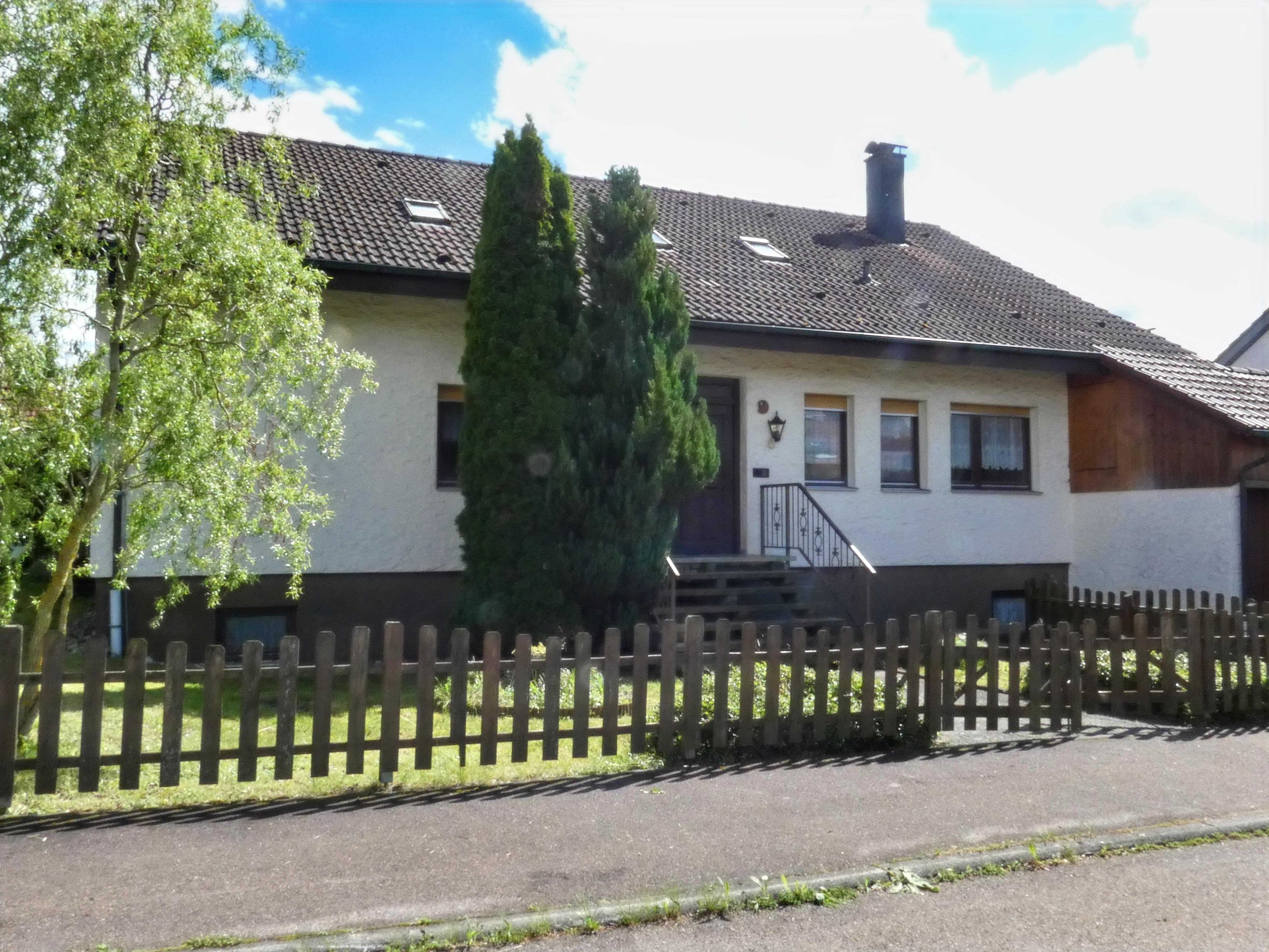 Mehrfamilienhaus zum Kauf 420.000 € 6,5 Zimmer 197 m²<br/>Wohnfläche 628 m²<br/>Grundstück Ab sofort<br/>Verfügbarkeit Ochsenberg Königsbronn 89551