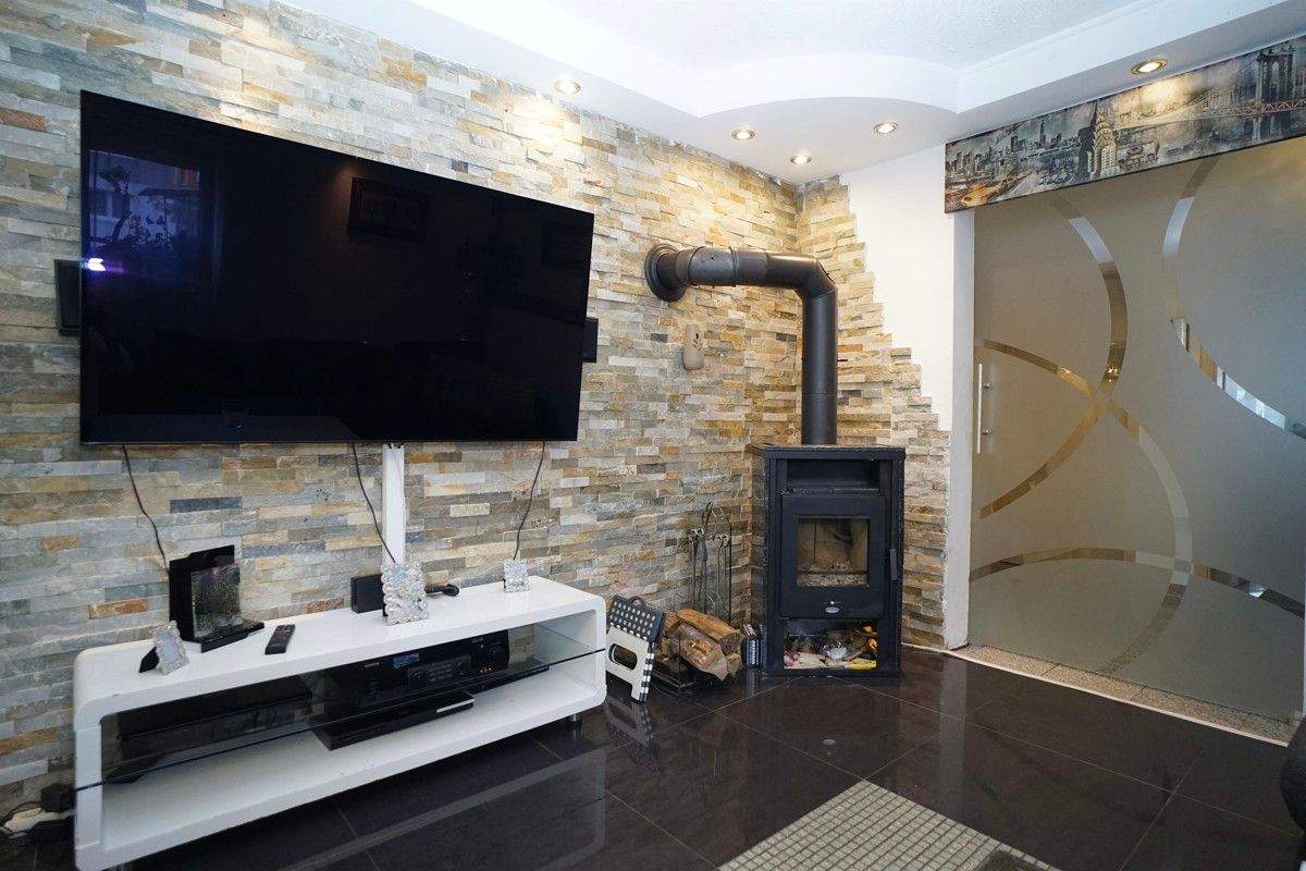 Immobilie in Bietigheim - Ein- Zwei oder Dreifamilienhaus - Großes Haus mit unterschiedlichen Möglichkeiten in Bietigheim - Bild 2