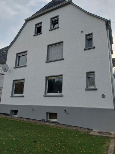 Einfamilienhaus zur Miete 1.200 € 9 Zimmer 180 m² 400 m² Grundstück frei ab 01.01.2025 Blankenrath 56865