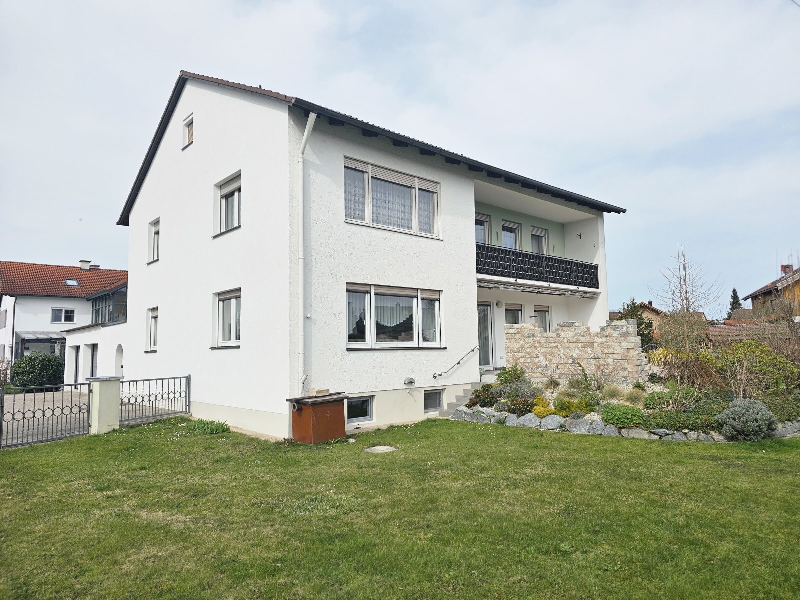 Mehrfamilienhaus zum Kauf 620.000 € 10 Zimmer 201 m²<br/>Wohnfläche 1.035 m²<br/>Grundstück Benziner Straße 4 Kraiburg Kraiburg am Inn 84559