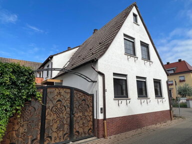 Mehrfamilienhaus zum Kauf provisionsfrei 339.000 € 6,5 Zimmer 205 m² 512 m² Grundstück Neustraße 12 Venningen 67482