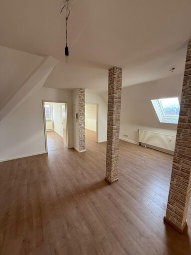 Wohnung zur Miete 555 € 3 Zimmer 83,5 m² 3. Geschoss frei ab sofort Waltershausen Waltershausen 99880