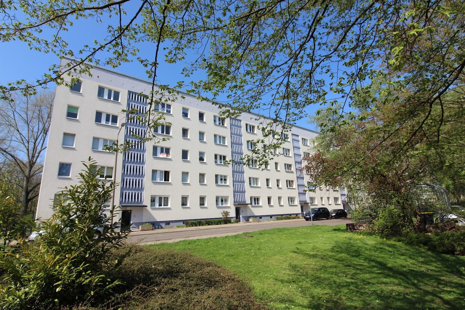 Wohnung zur Miete 286 € 3 Zimmer 60,7 m²<br/>Wohnfläche 4. Stock<br/>Geschoss Gottfried-Semper-Straße 5 Südliche Neustadt Halle (Saale) 06124