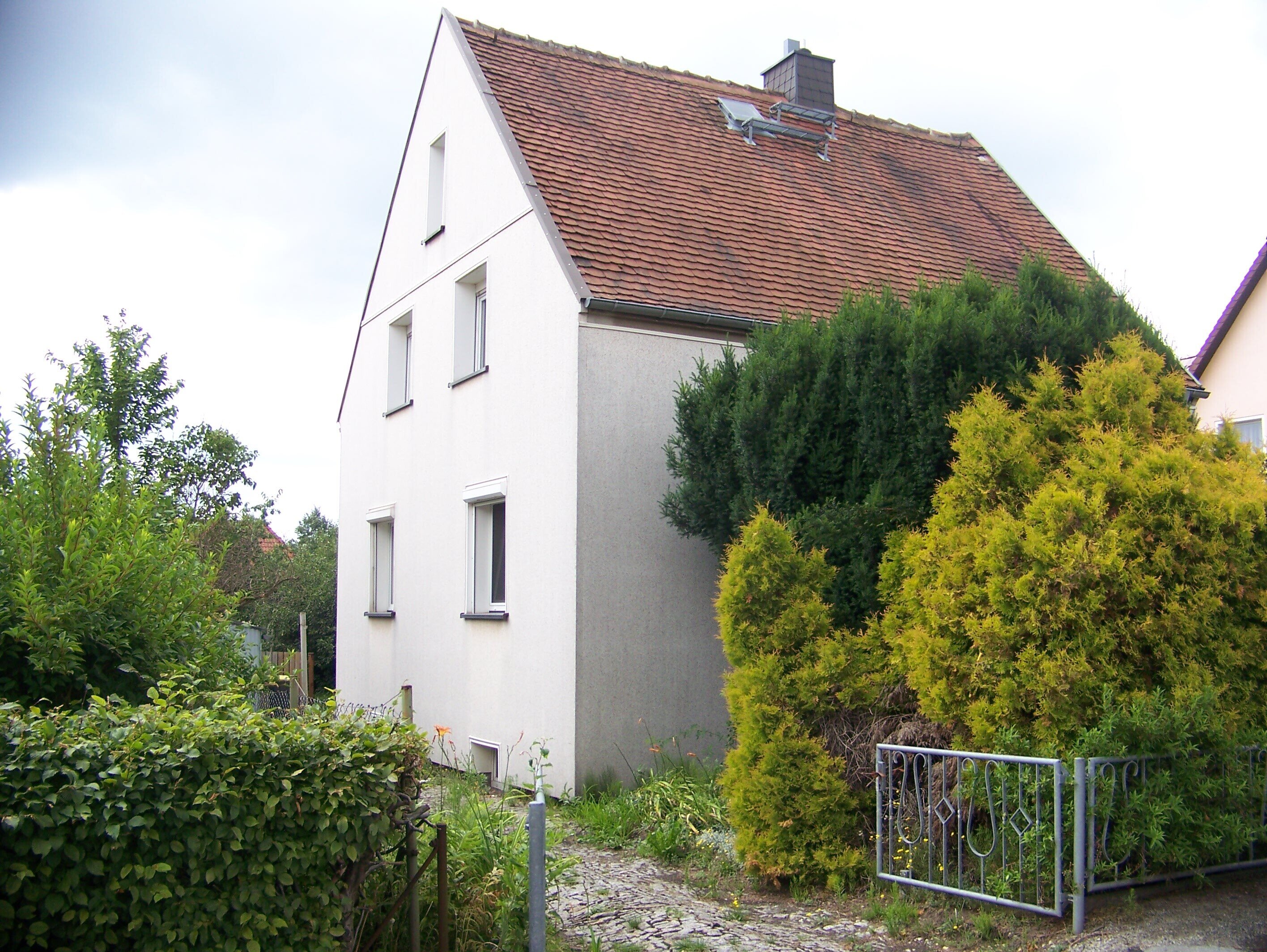 Einfamilienhaus zum Kauf 115.000 € 5 Zimmer 90 m²<br/>Wohnfläche 766 m²<br/>Grundstück Bretnig Bretnig-Hauswalde 01900